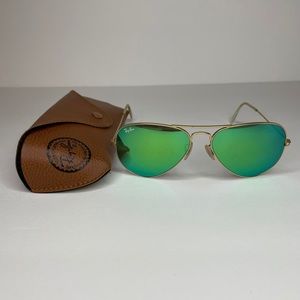 Ray Ban Aviator Gold Frame /Green Flash  Lens